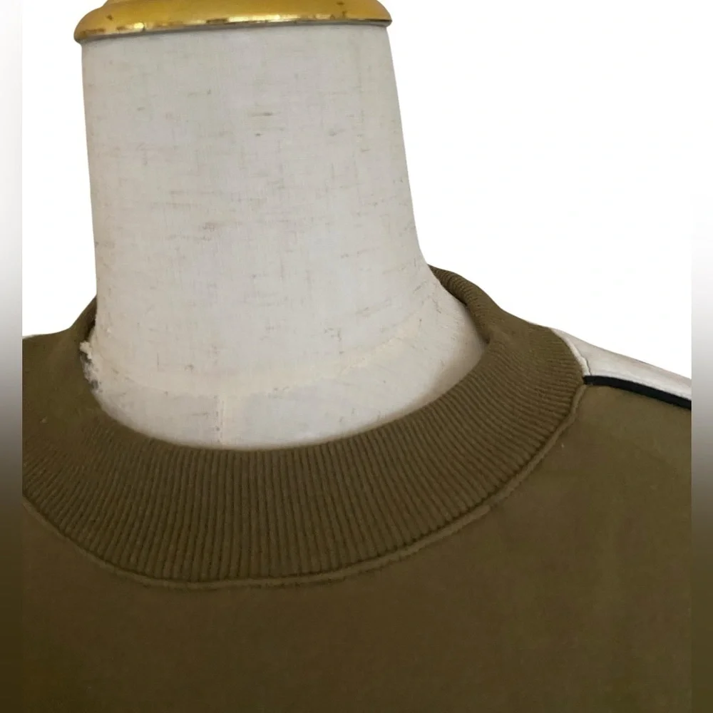 ELLANDEMM Crewneck Sweatshirt White Stripes Black Star Sleeve Detail Olive Green